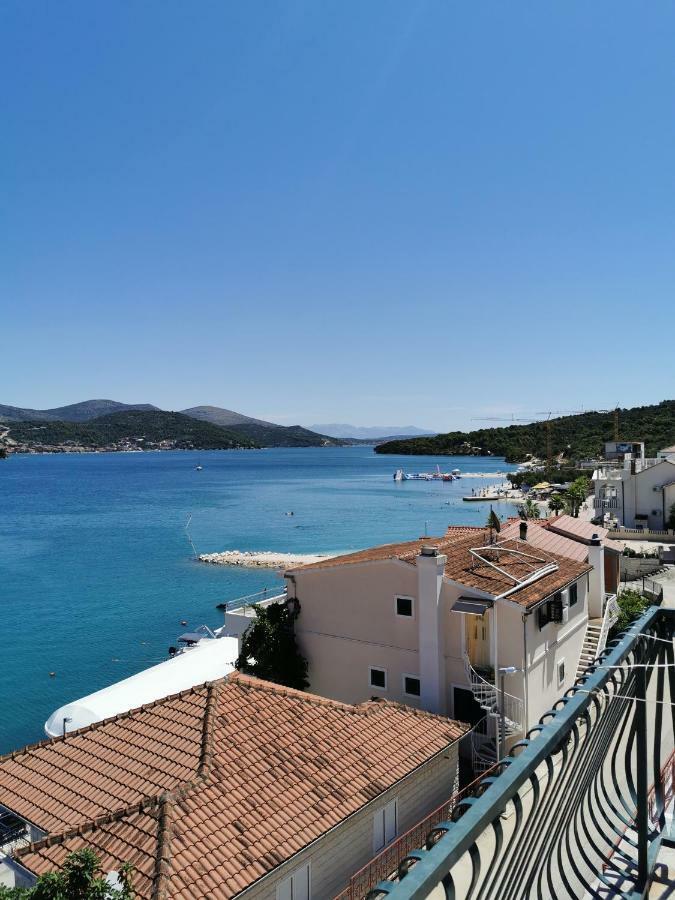 Apartmani "Ivan" Marina Exterior photo